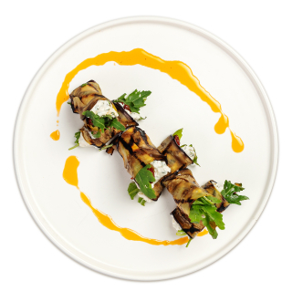 Рулетики из баклажанов с вялеными томатами